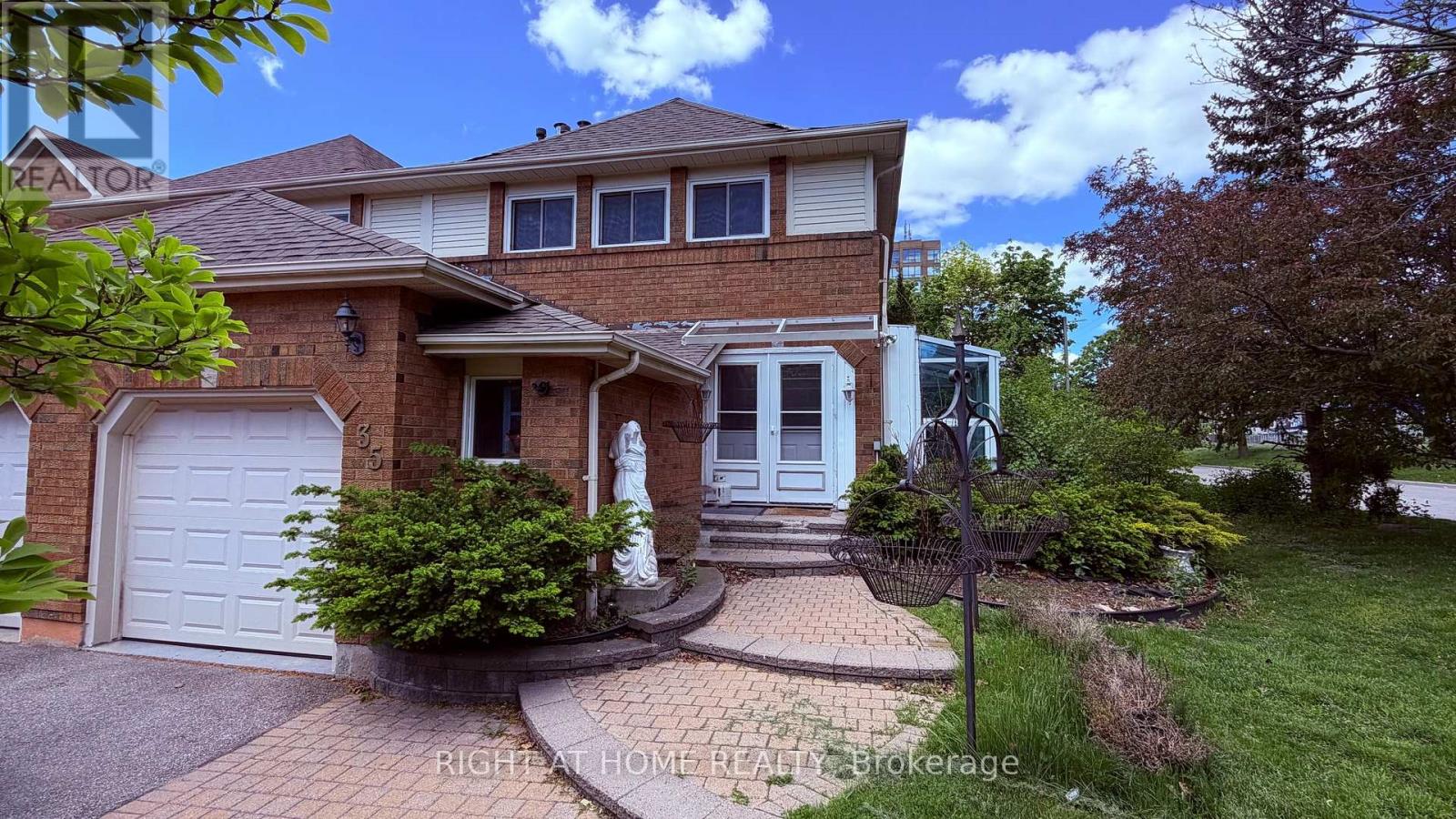 35 DAVIES CRESCENT, Whitby, Ontario