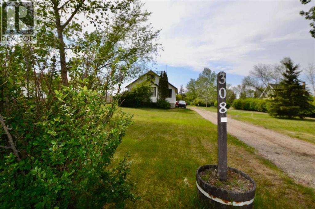 308 Walsh Avenue, Acme, Alberta