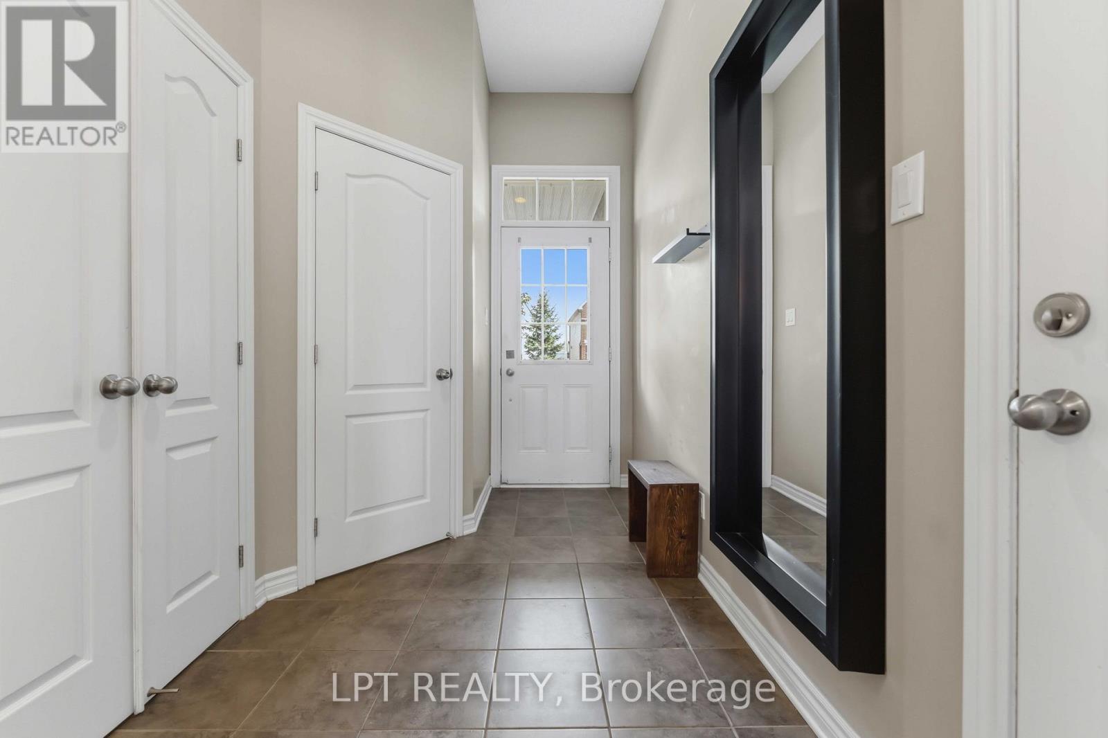321 Kingbrook Drive, Ottawa, Ontario K2M 0G1 - Photo 2 - X13223094