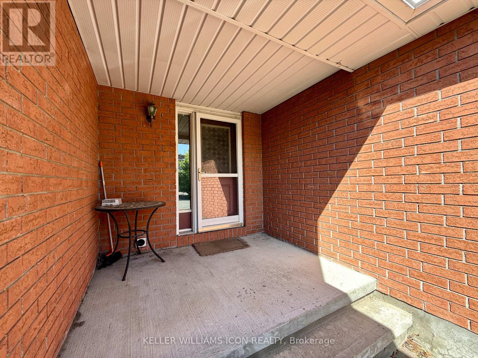 40 Thornbury Crescent, Ottawa, Ontario  K2G 6C5 - Photo 3 - X13223298