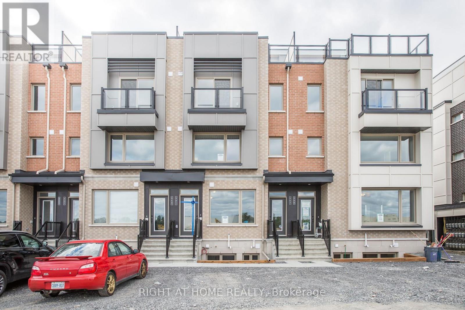 561 OZAWA PRIVATE, Ottawa, Ontario