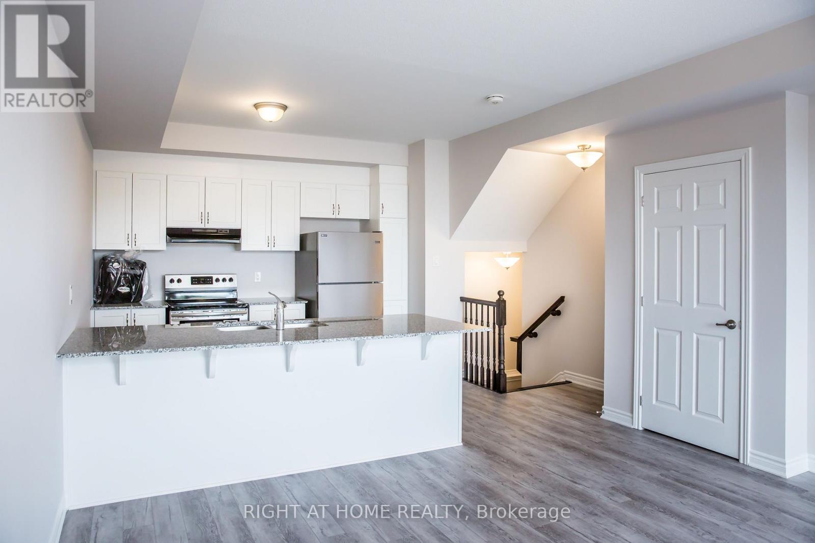 561 Ozawa Private, Ottawa, Ontario K1K 5G8 - Photo 2 - X13223324