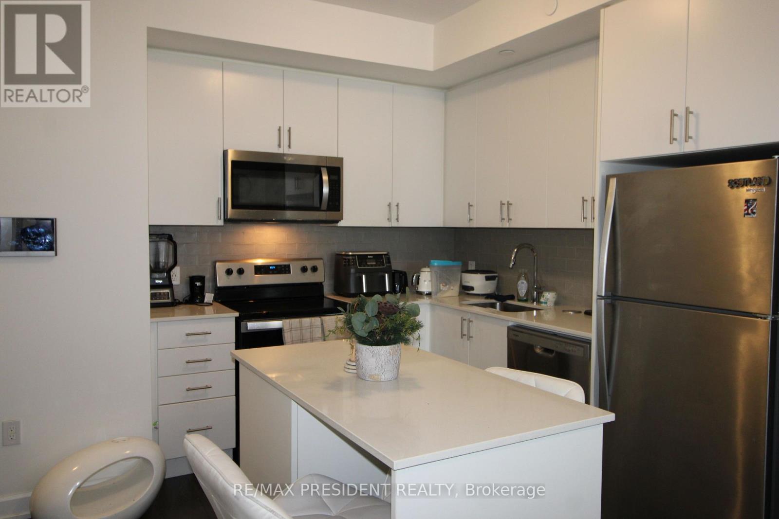 718 - 3220 William Coltson Avenue, Oakville, Ontario  L6H 7X9 - Photo 6 - W13113864