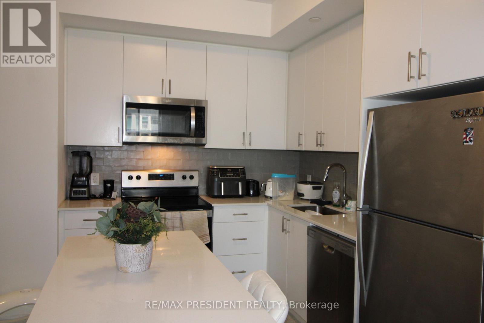 718 - 3220 William Coltson Avenue, Oakville, Ontario  L6H 7X9 - Photo 9 - W13113864
