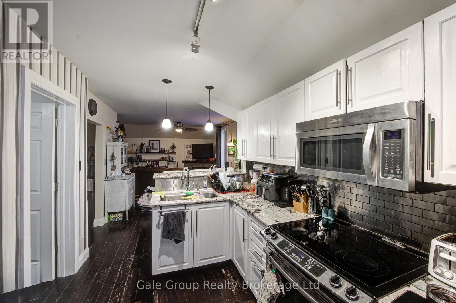 83 Oxford Street, Woodstock, Ontario N4S 6A4 - Photo 4 - X13223330