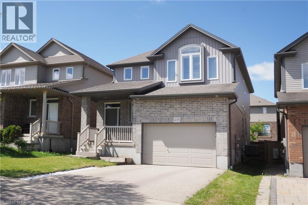 439 Twinleaf Street, Waterloo, Ontario N2V 0B7 - Photo 3 - 40835357