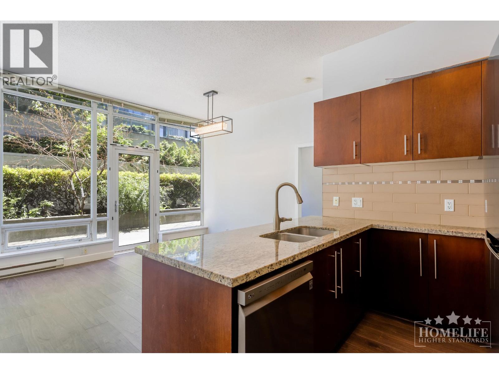 302 8280 Lansdowne Road, Richmond, British Columbia  V6X 0B2 - Photo 4 - R3129747