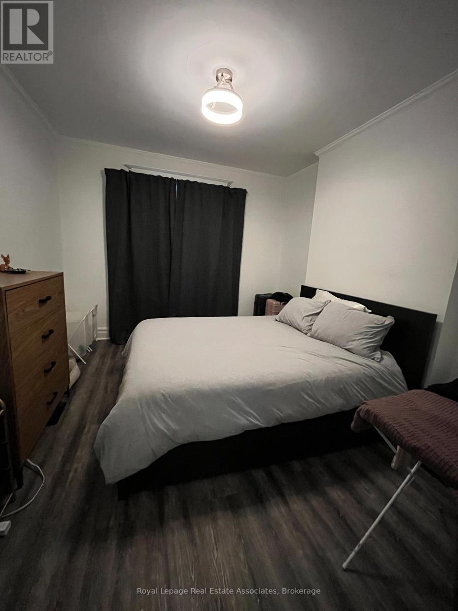 Main - 415 Lansdowne Avenue, Toronto, Ontario  M6H 3Y2 - Photo 1 - C13223112