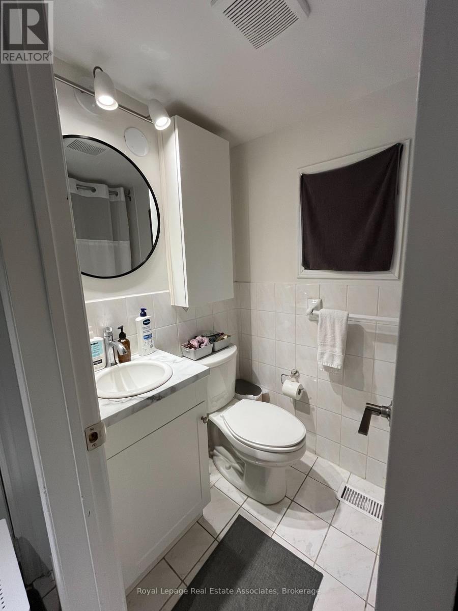 Main - 415 Lansdowne Avenue, Toronto, Ontario  M6H 3Y2 - Photo 12 - C13223112