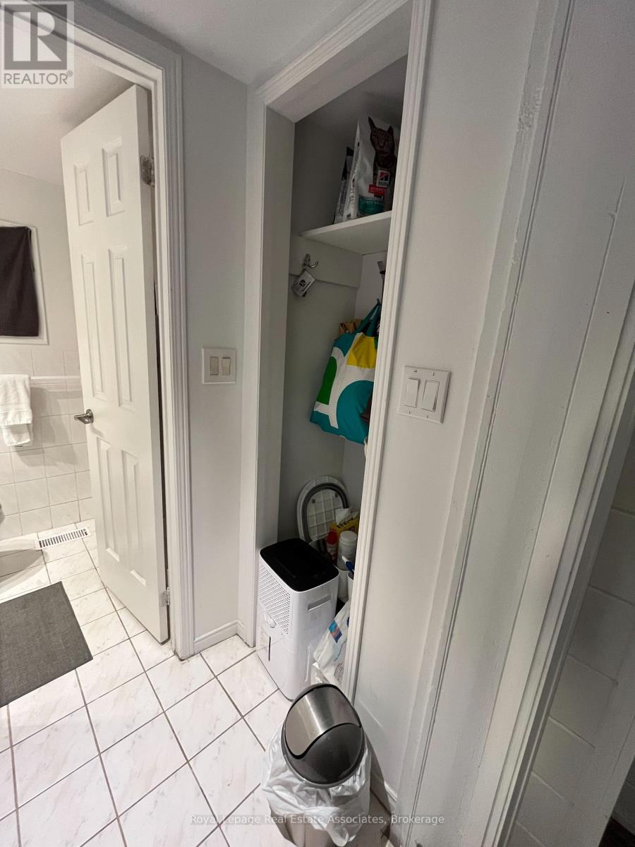 Main - 415 Lansdowne Avenue, Toronto, Ontario  M6H 3Y2 - Photo 15 - C13223112