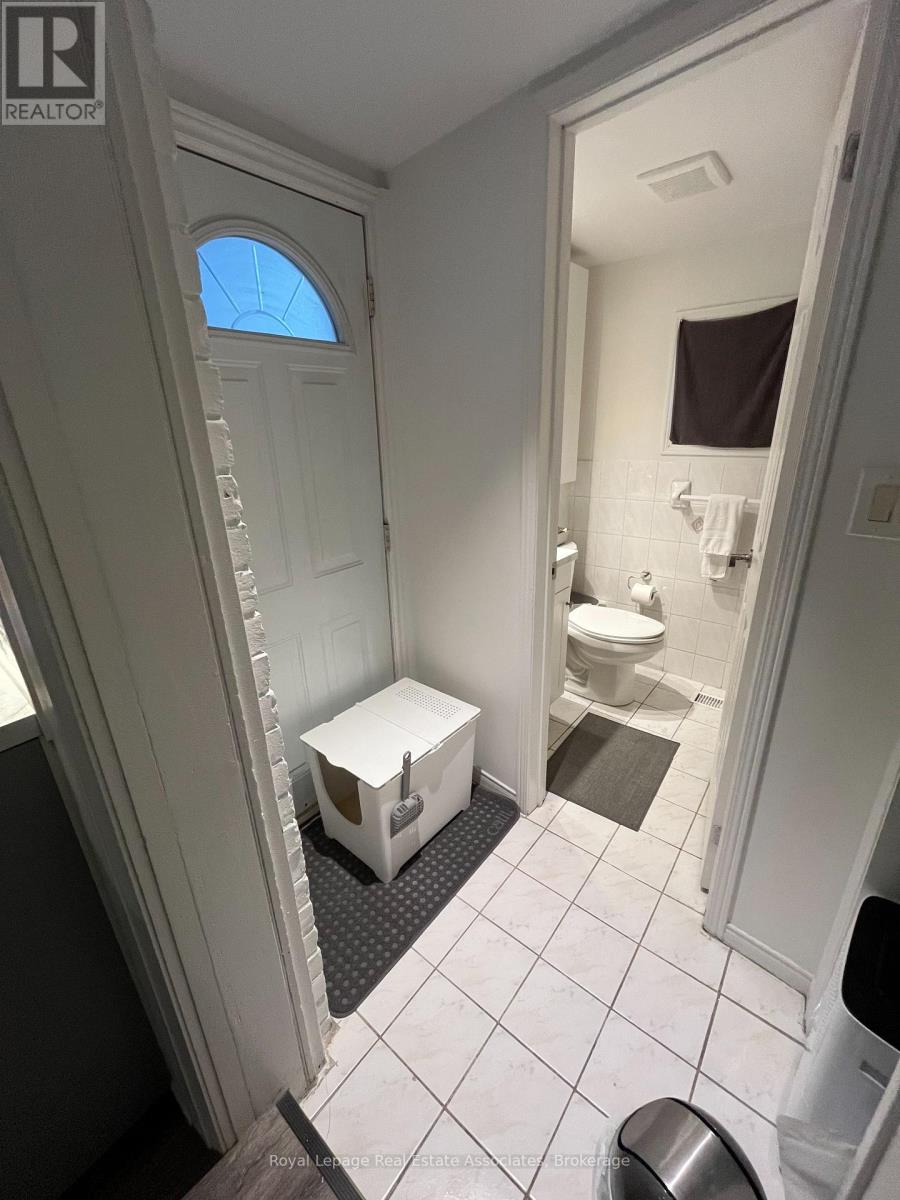 Main - 415 Lansdowne Avenue, Toronto, Ontario  M6H 3Y2 - Photo 16 - C13223112