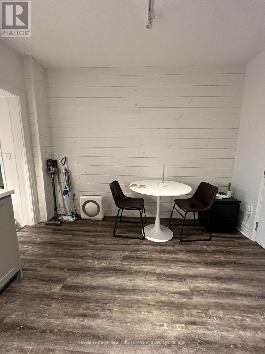 Main - 415 Lansdowne Avenue, Toronto, Ontario  M6H 3Y2 - Photo 8 - C13223112