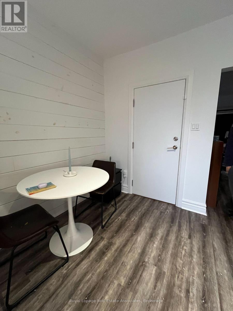 Main - 415 Lansdowne Avenue, Toronto, Ontario  M6H 3Y2 - Photo 9 - C13223112