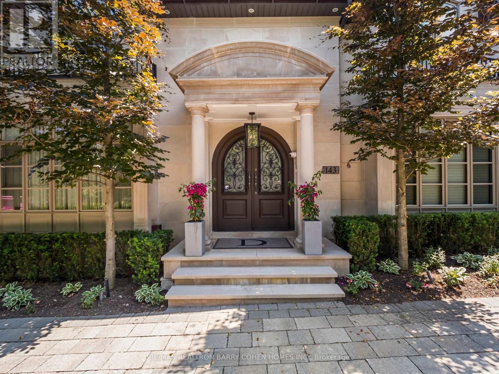 143 Highland Crescent, Toronto, Ontario  M2L 1H2 - Photo 3 - C13223160