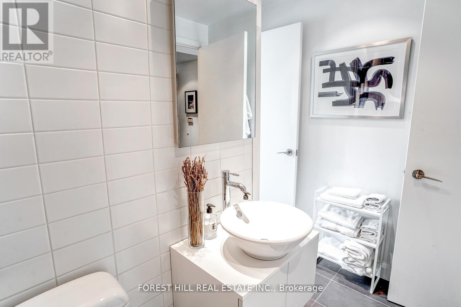 426 - 75 Portland Street, Toronto, Ontario  M5V 2M9 - Photo 16 - C13223228