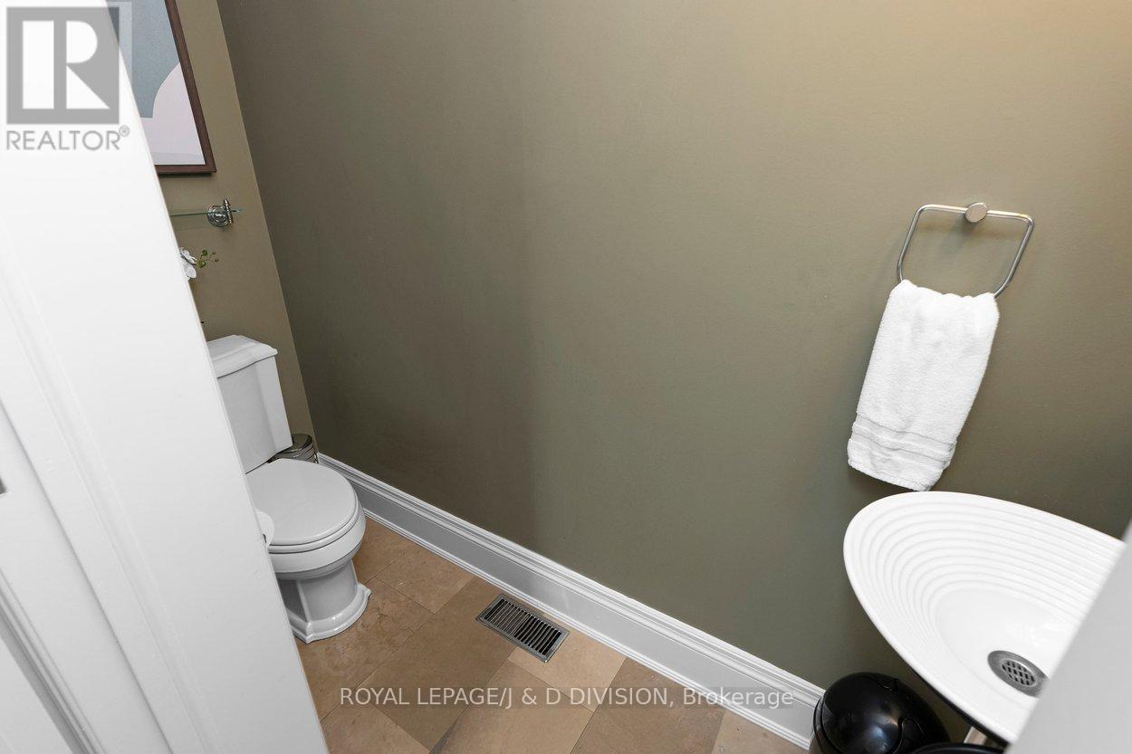 1022 Spadina Road, Toronto, Ontario  M5N 2M6 - Photo 18 - C13223266