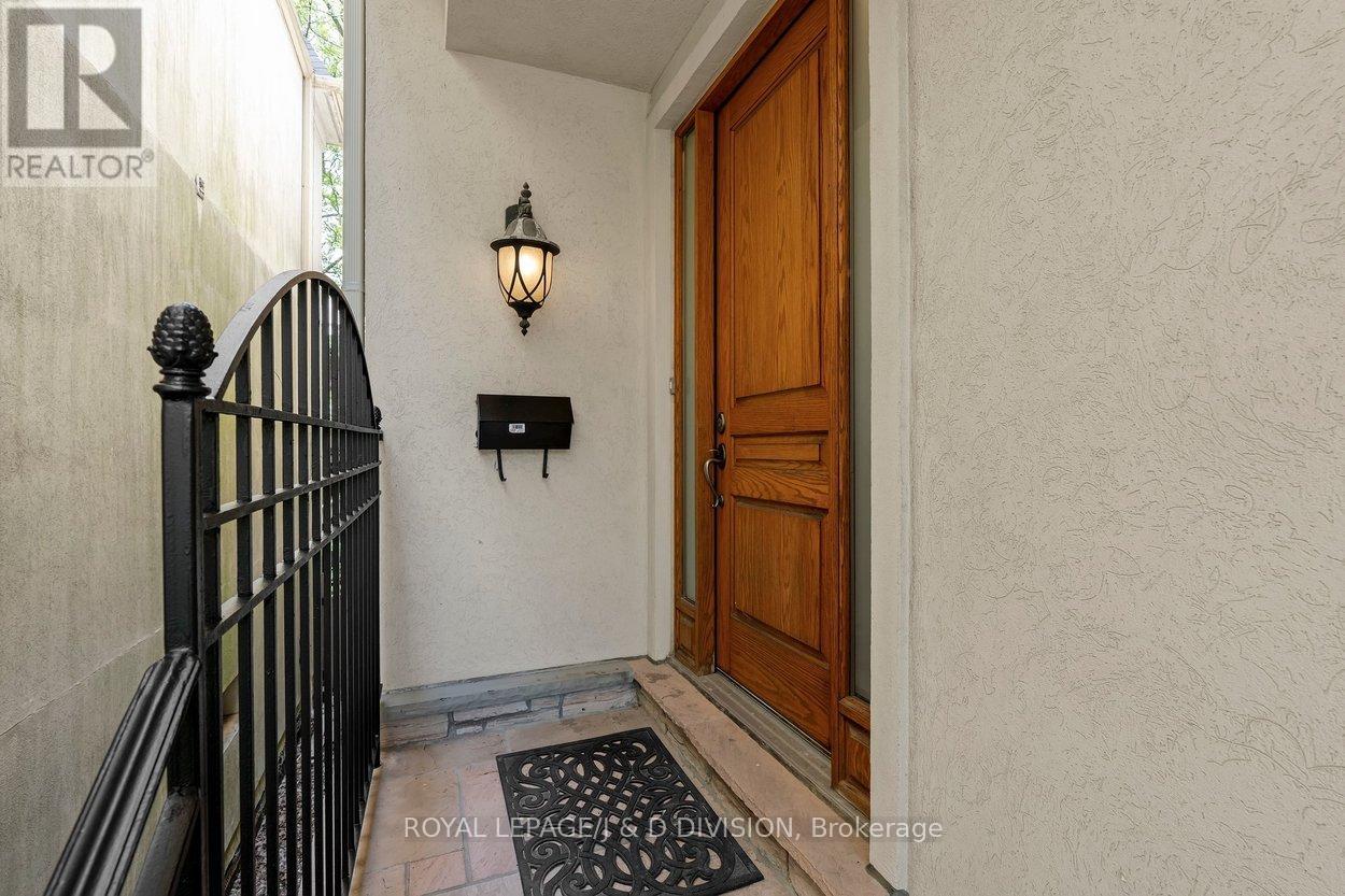 1022 Spadina Road, Toronto, Ontario  M5N 2M6 - Photo 2 - C13223266