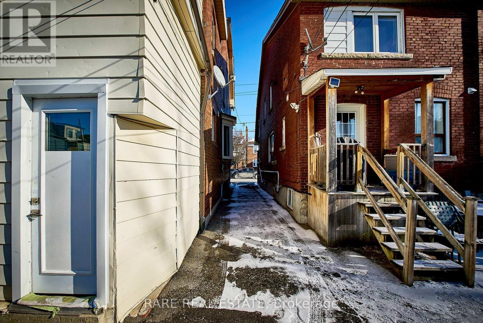 216 Oakwood Avenue, Toronto, Ontario  M6E 2V4 - Photo 17 - C13223378