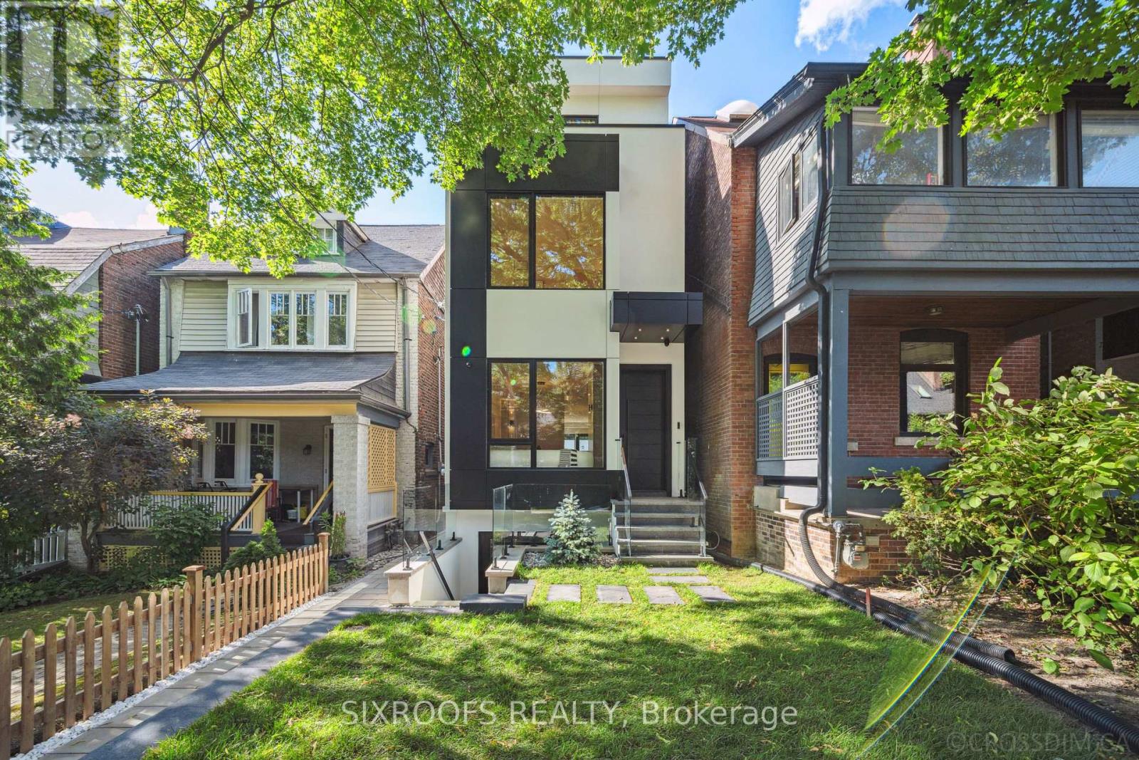 44a Alcina Avenue, Toronto, Ontario  M6G 2E8 - Photo 1 - C13223386