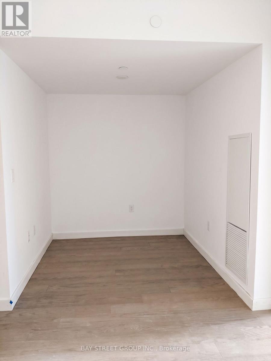 1606 - 11 Wellesley Street W, Toronto, Ontario  M4Y 1E8 - Photo 6 - C13223392