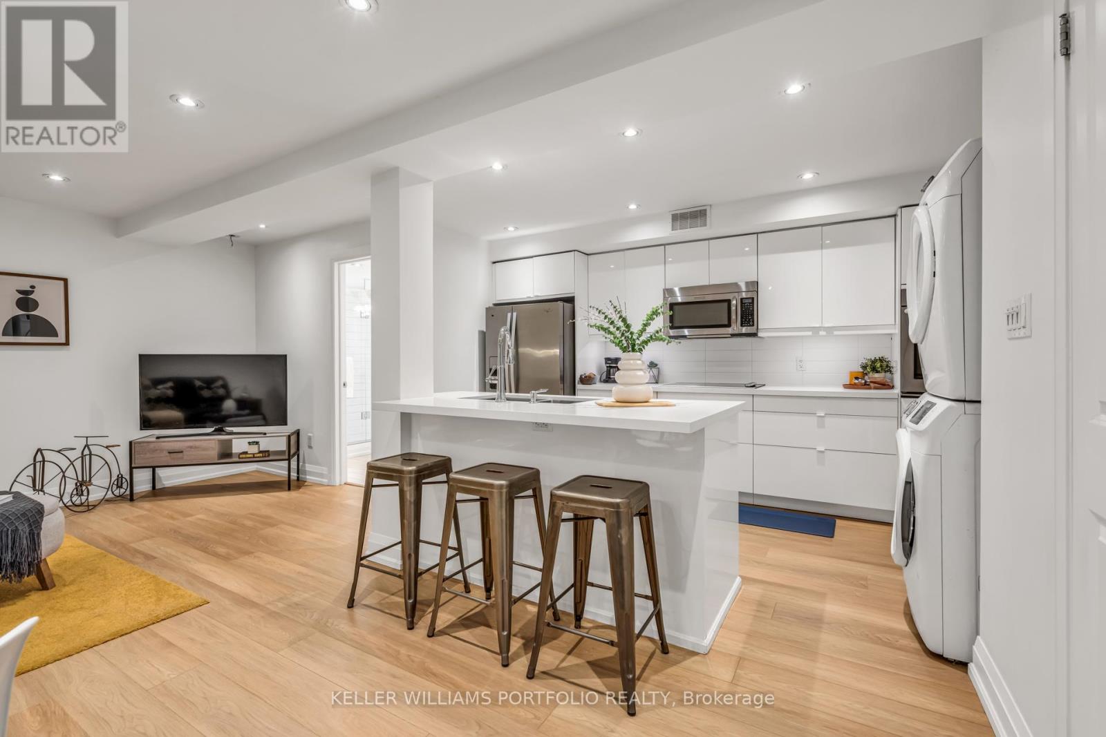 79 Gore Vale Avenue, Toronto, Ontario  M6J 2R5 - Photo 31 - C13223400