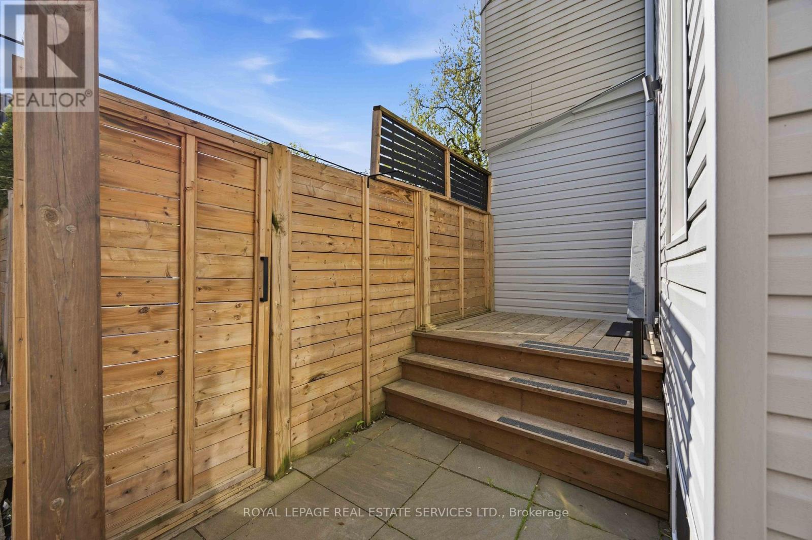 4 - 793 Pape Avenue, Toronto, Ontario  M4K 3T2 - Photo 3 - E13223070