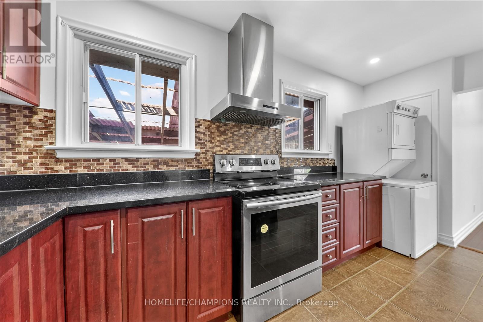 18 Bergen Road, Toronto, Ontario  M1P 1R9 - Photo 5 - E13223110