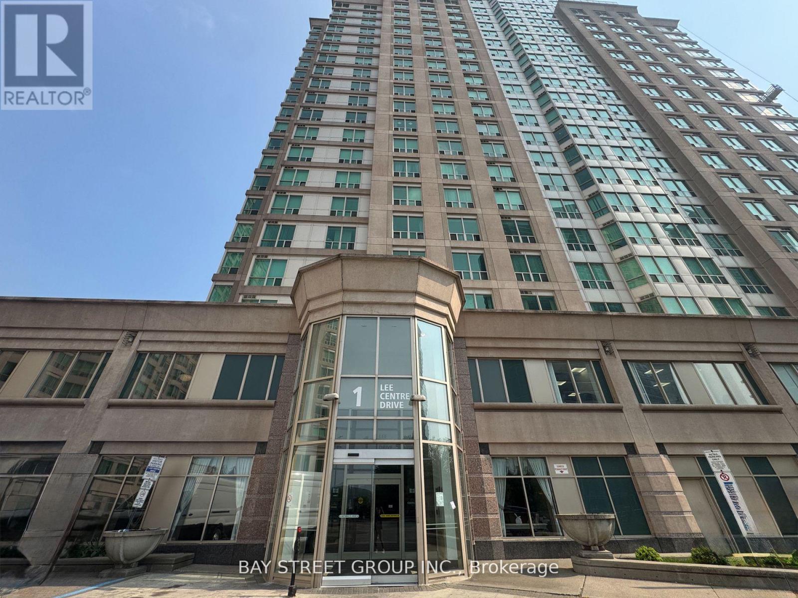 Ph206 - 1 Lee Centre Drive, Toronto, Ontario  M1H 3J2 - Photo 1 - E13223290
