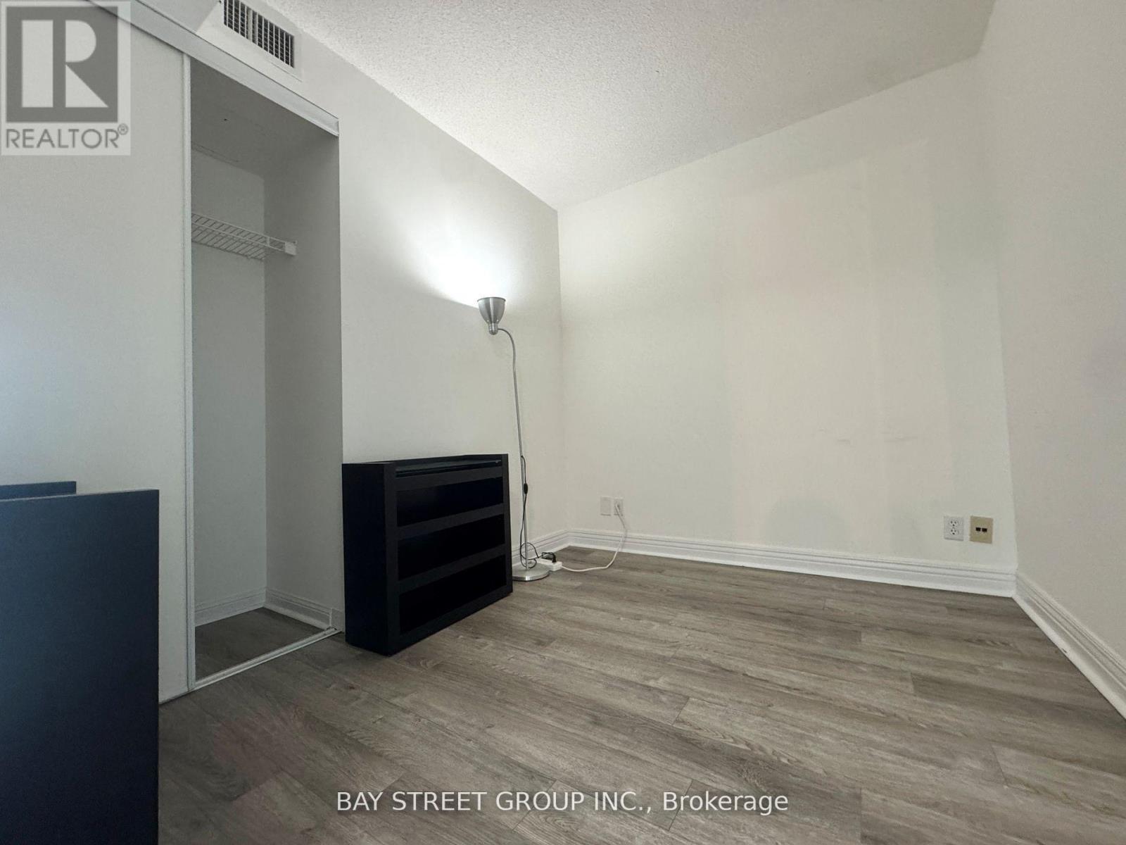Ph206 - 1 Lee Centre Drive, Toronto, Ontario  M1H 3J2 - Photo 11 - E13223290