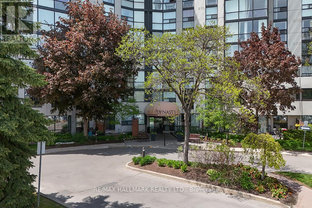 904 - 40 Harding Boulevard W, Richmond Hill, Ontario  L4C 9S5 - Photo 4 - N13223076
