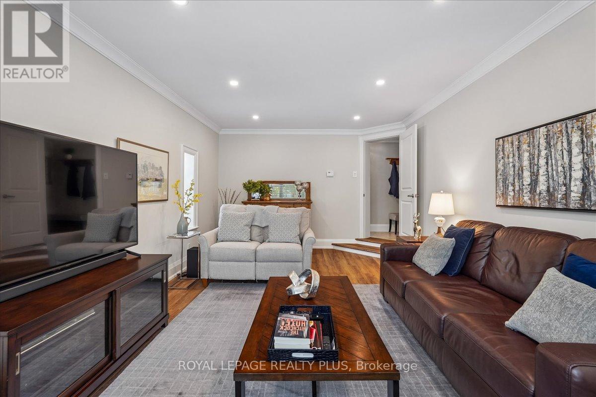 42 Roseview Avenue, Richmond Hill, Ontario  L4C 1C7 - Photo 18 - N13223096