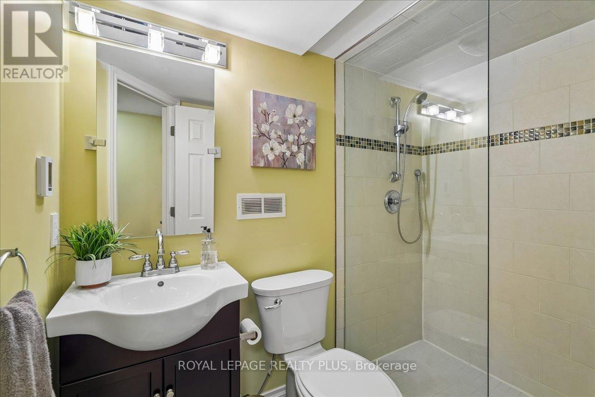 42 Roseview Avenue, Richmond Hill, Ontario  L4C 1C7 - Photo 31 - N13223096