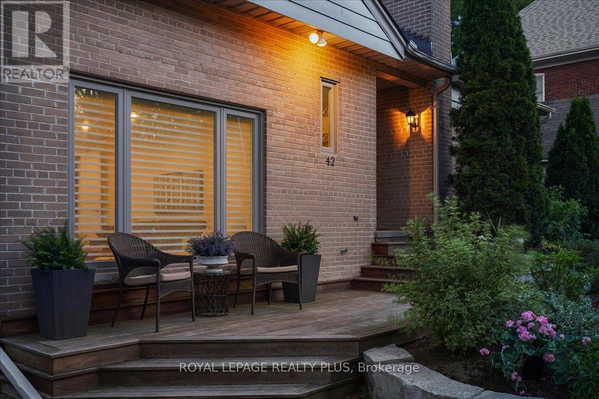 42 Roseview Avenue, Richmond Hill, Ontario  L4C 1C7 - Photo 45 - N13223096