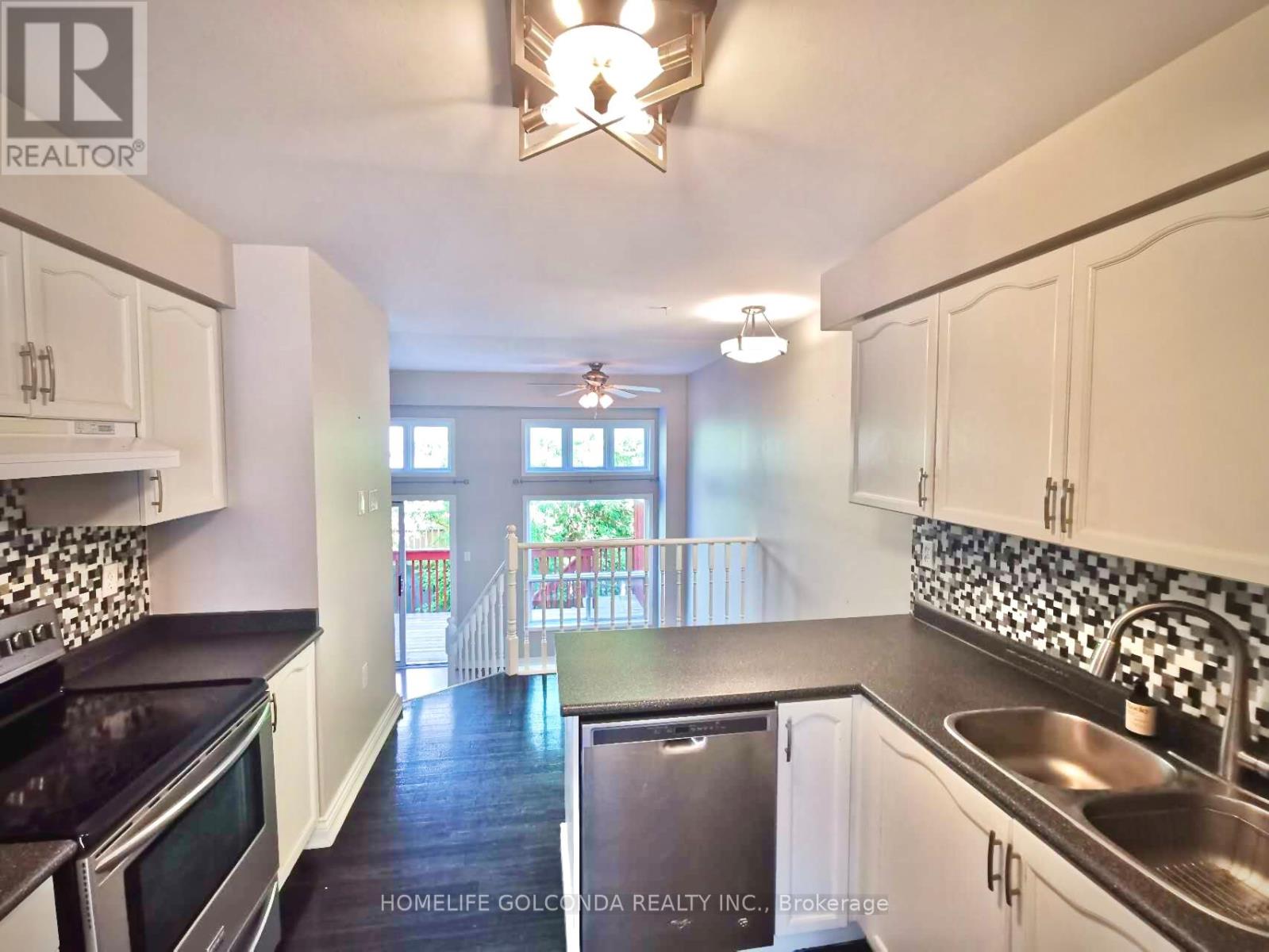 380 Riddell Court, Newmarket, Ontario  L3Y 8M8 - Photo 5 - N13223152