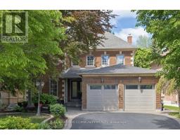 2 RIGGS COURT, Richmond Hill, Ontario
