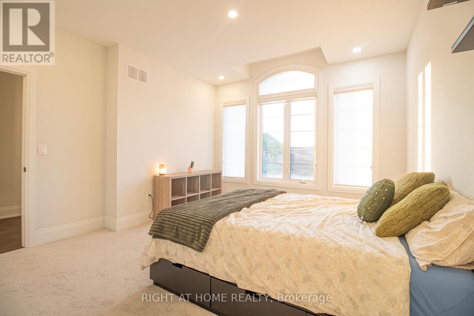 43 Longworth Avenue, Richmond Hill, Ontario  L4E 1J2 - Photo 27 - N13223356