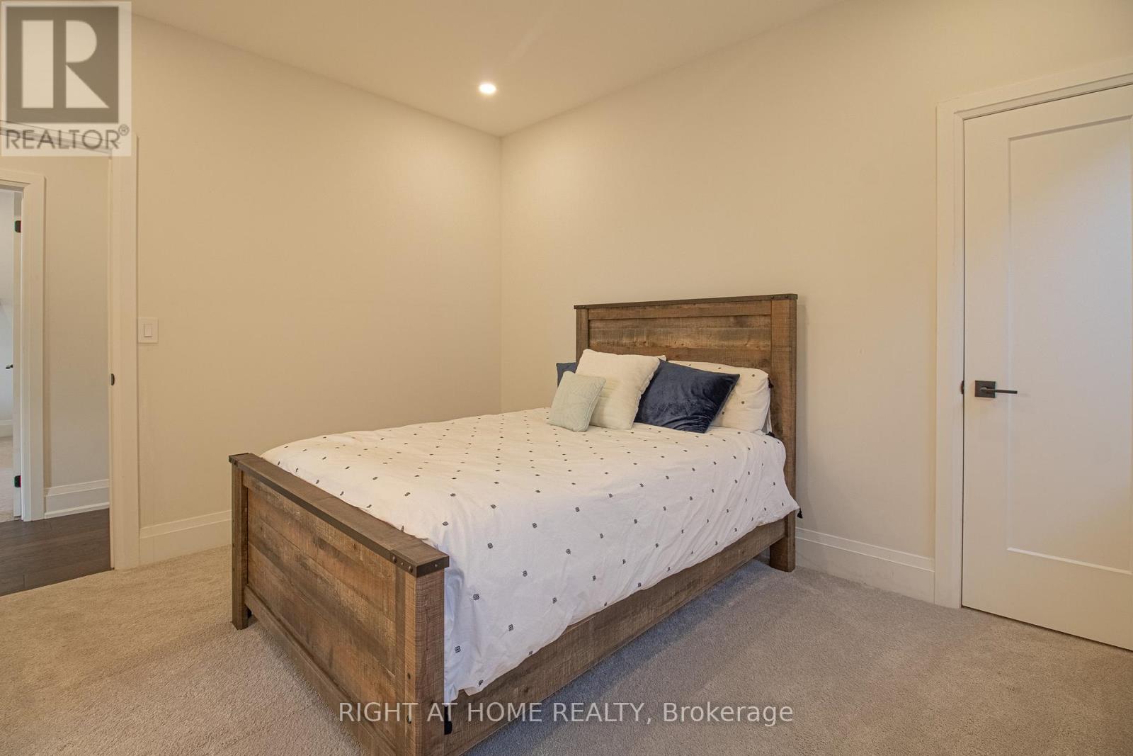 43 Longworth Avenue, Richmond Hill, Ontario  L4E 1J2 - Photo 37 - N13223356
