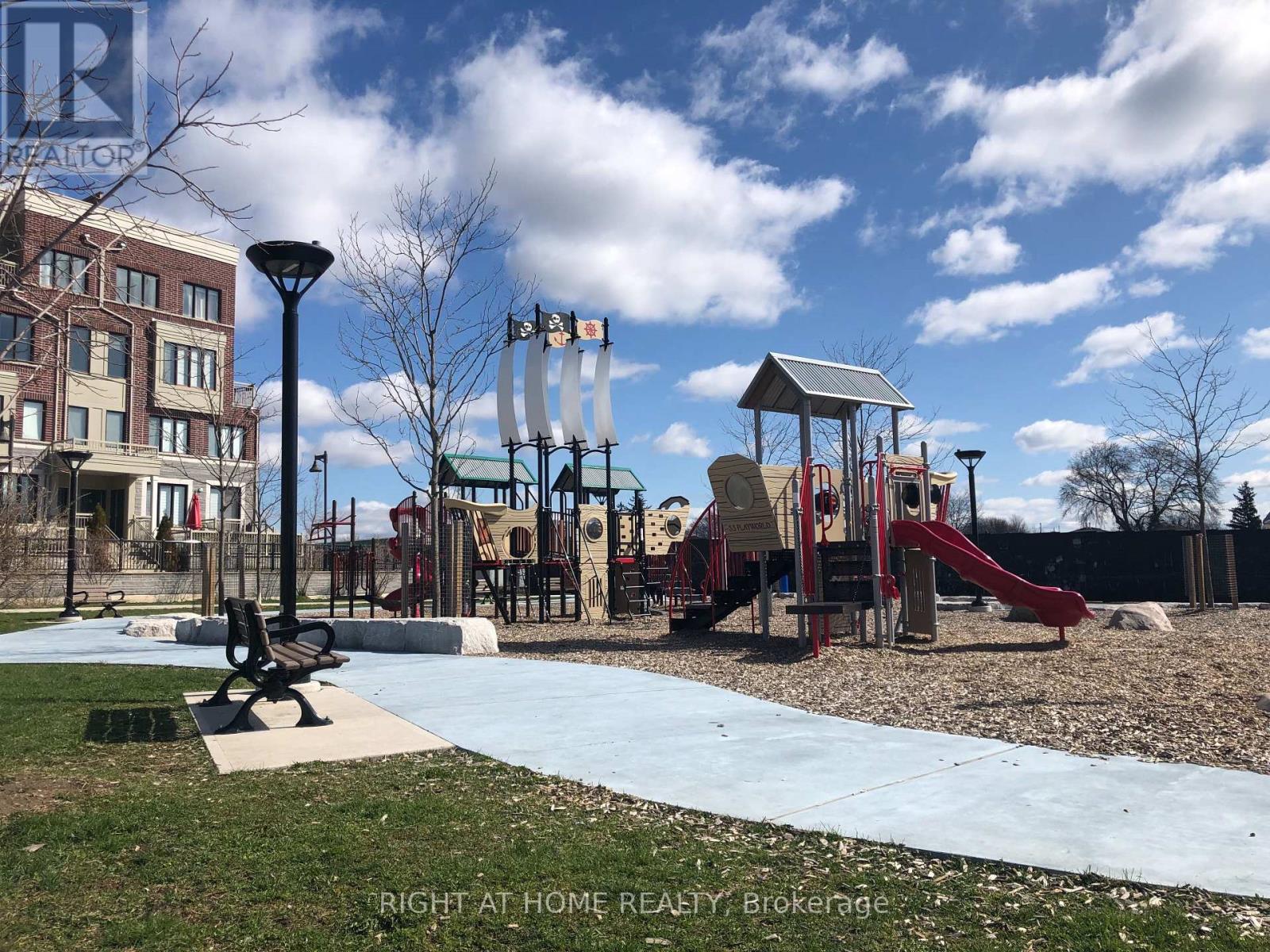 21 - 90 Eastwood Park Gardens, Toronto, Ontario  M8W 0B2 - Photo 11 - W13131416