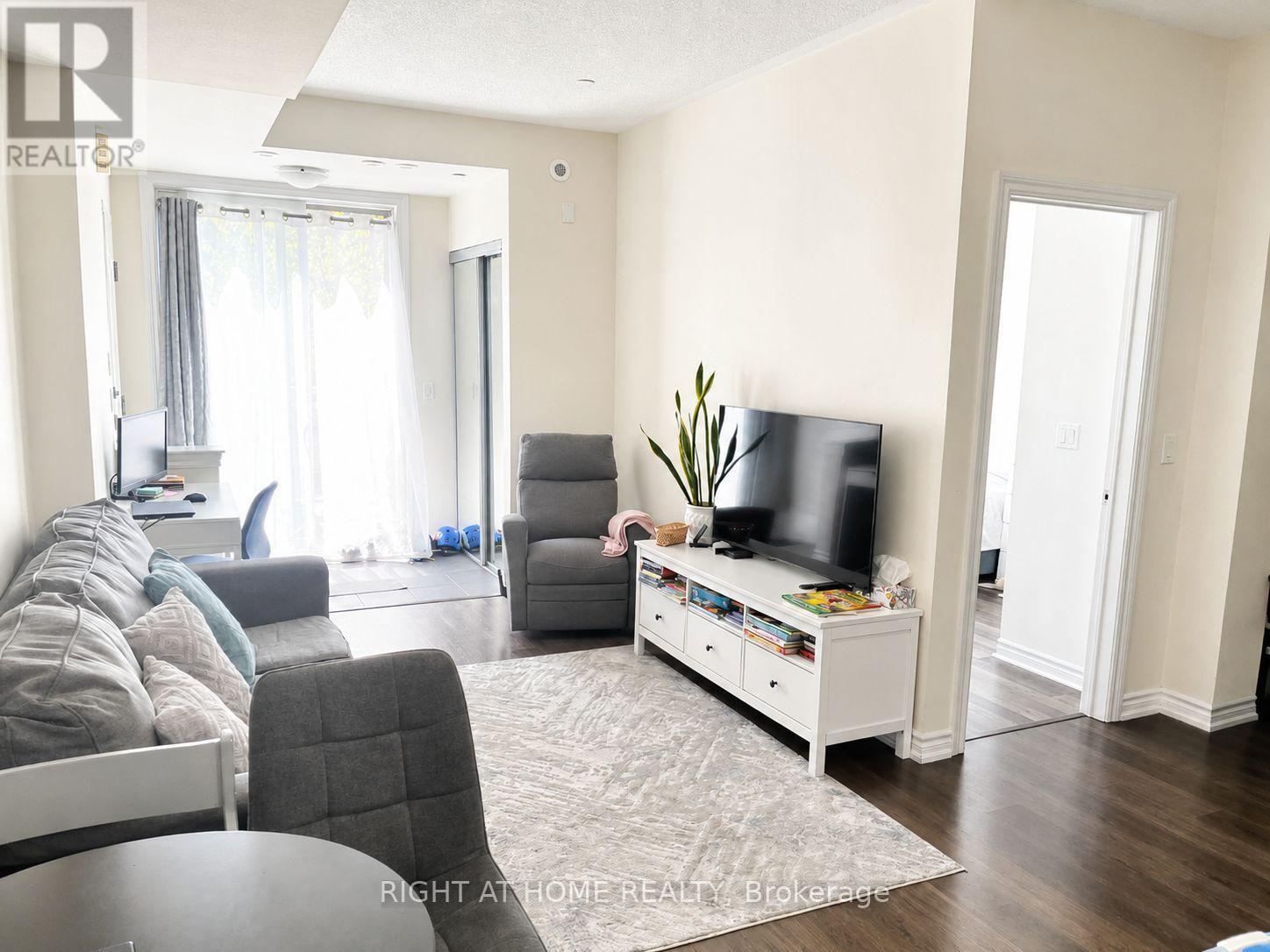 21 - 90 Eastwood Park Gardens, Toronto, Ontario  M8W 0B2 - Photo 4 - W13131416
