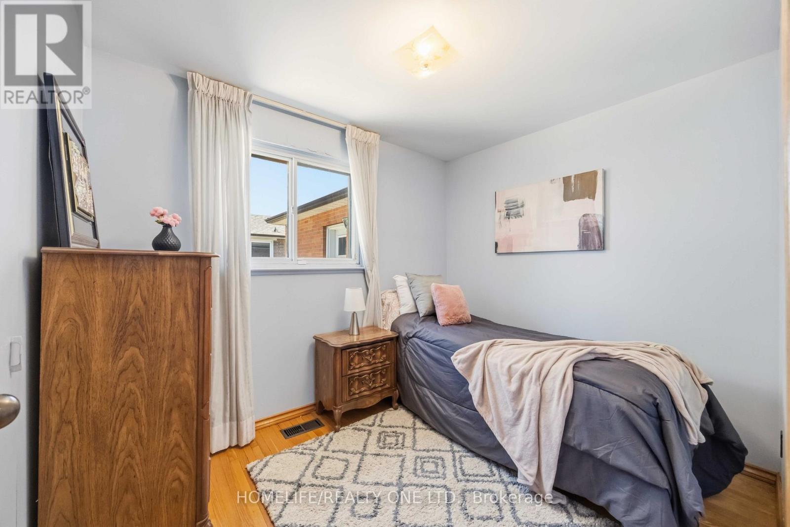 40 Wheatsheaf Crescent, Toronto, Ontario  M3N 1P6 - Photo 17 - W13222708