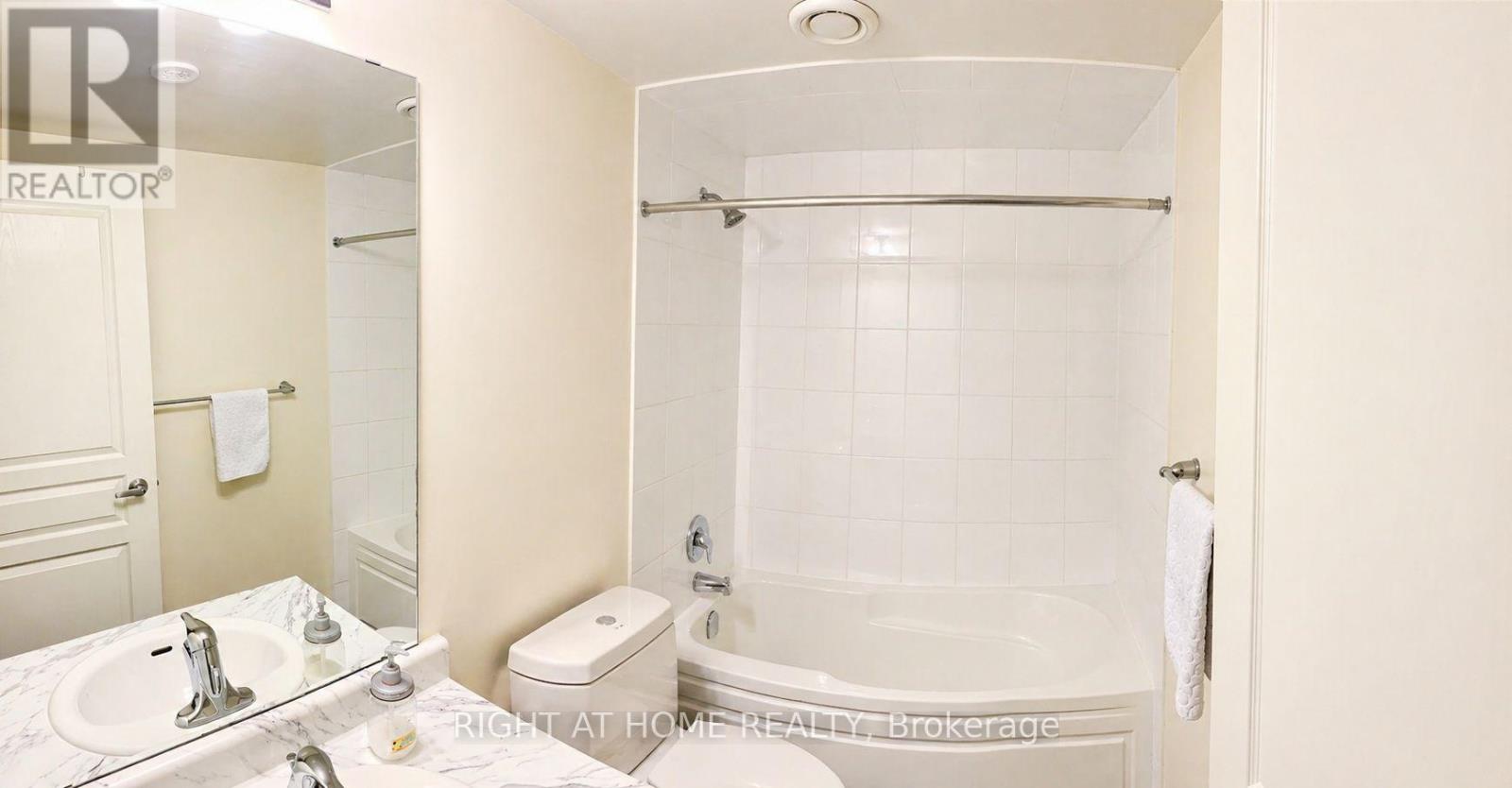 21 - 90 Eastwood Park Gardens, Toronto, Ontario  M8W 0B2 - Photo 8 - W13131416