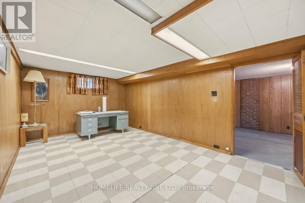 40 Wheatsheaf Crescent, Toronto, Ontario  M3N 1P6 - Photo 23 - W13222708