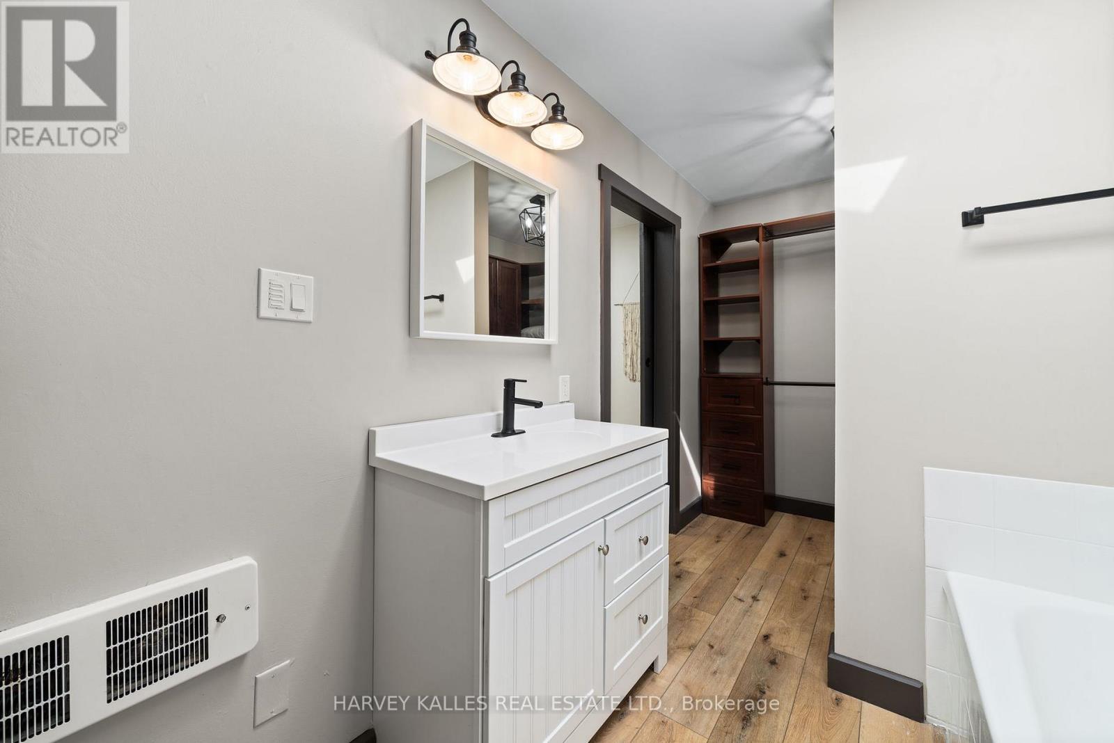 22 Demille Street, Prince Edward County, Ontario  K0K 2T0 - Photo 11 - X12893552