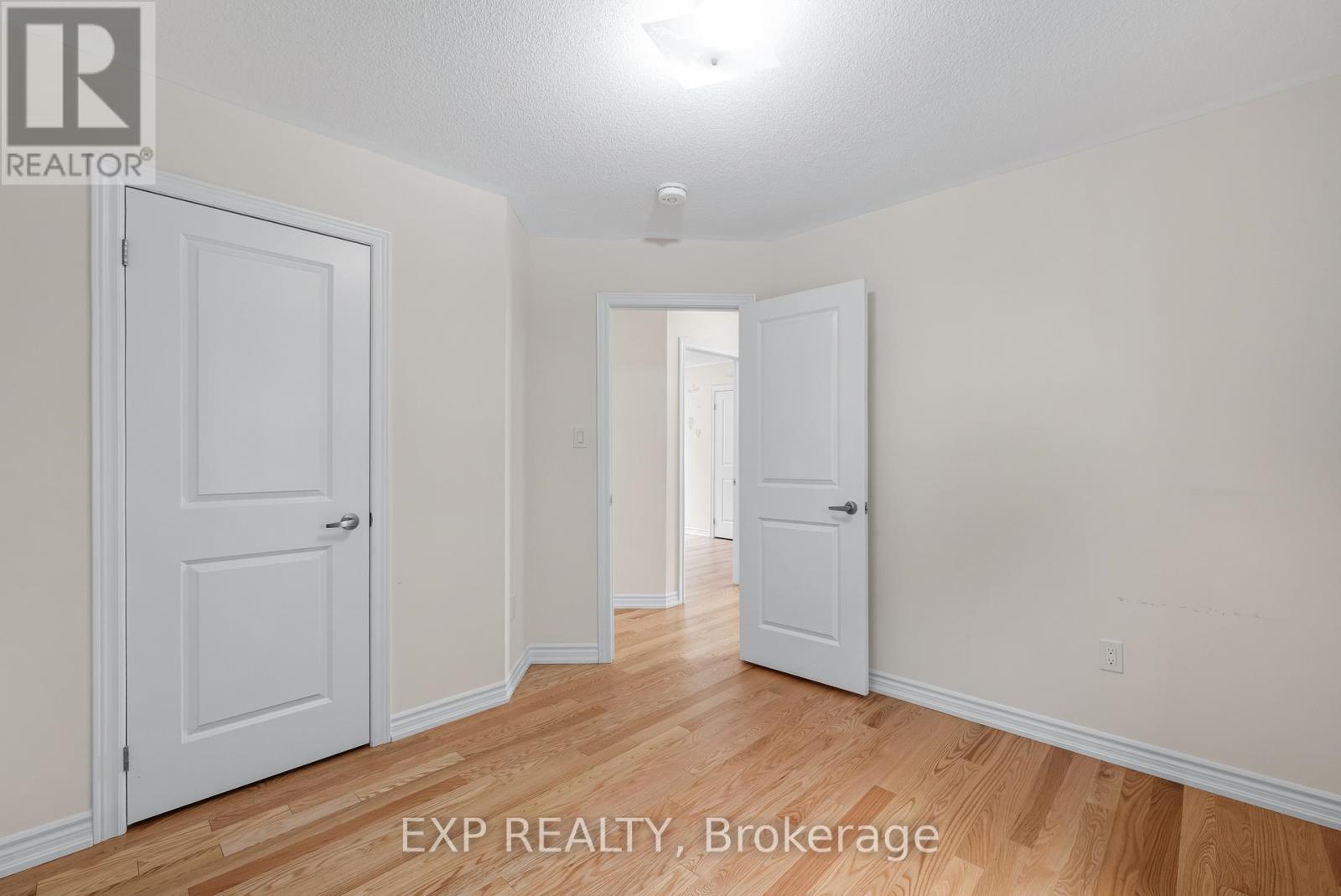 108 Durham Avenue, Barrie, Ontario  L9J 0L8 - Photo 33 - S13223302