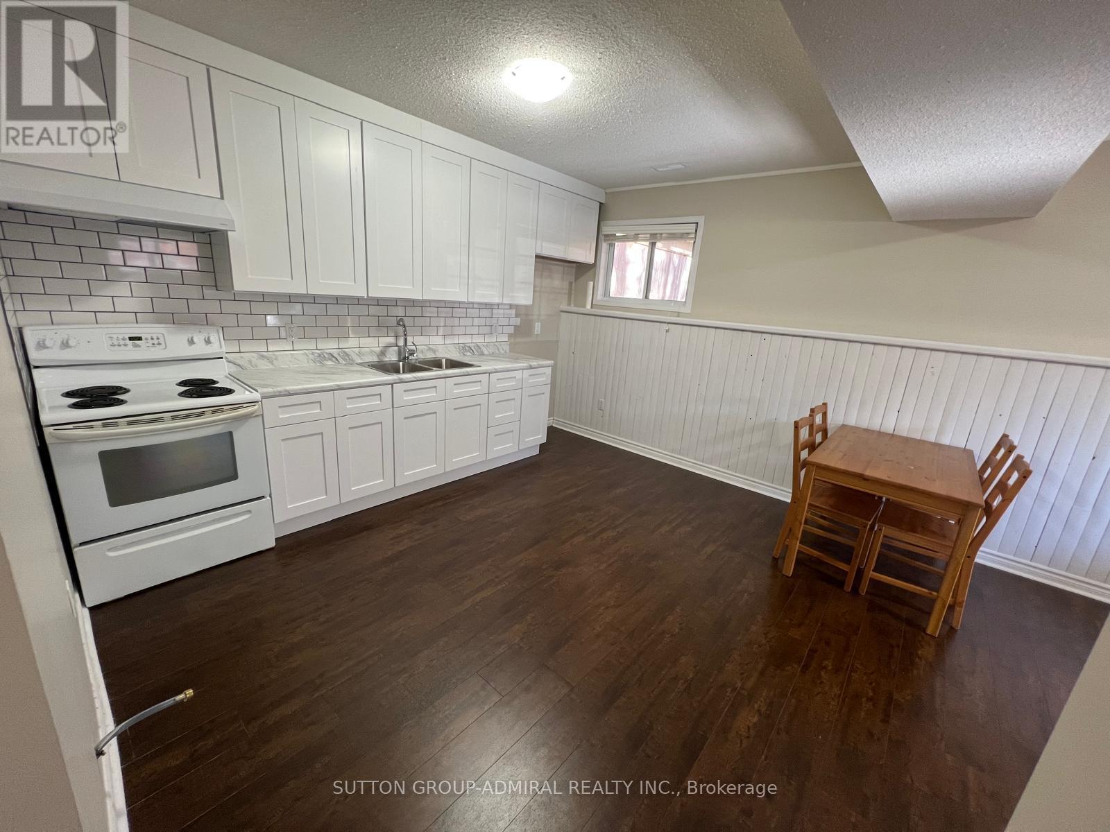 104 Helena Street, Wasaga Beach, Ontario  L9Z 1R1 - Photo 3 - S13223384