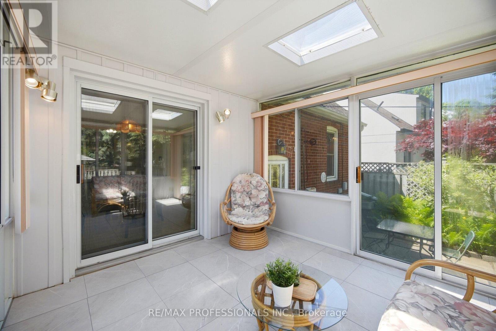 29 Westleigh Crescent, Toronto, Ontario  M8W 3Z6 - Photo 18 - W13223130