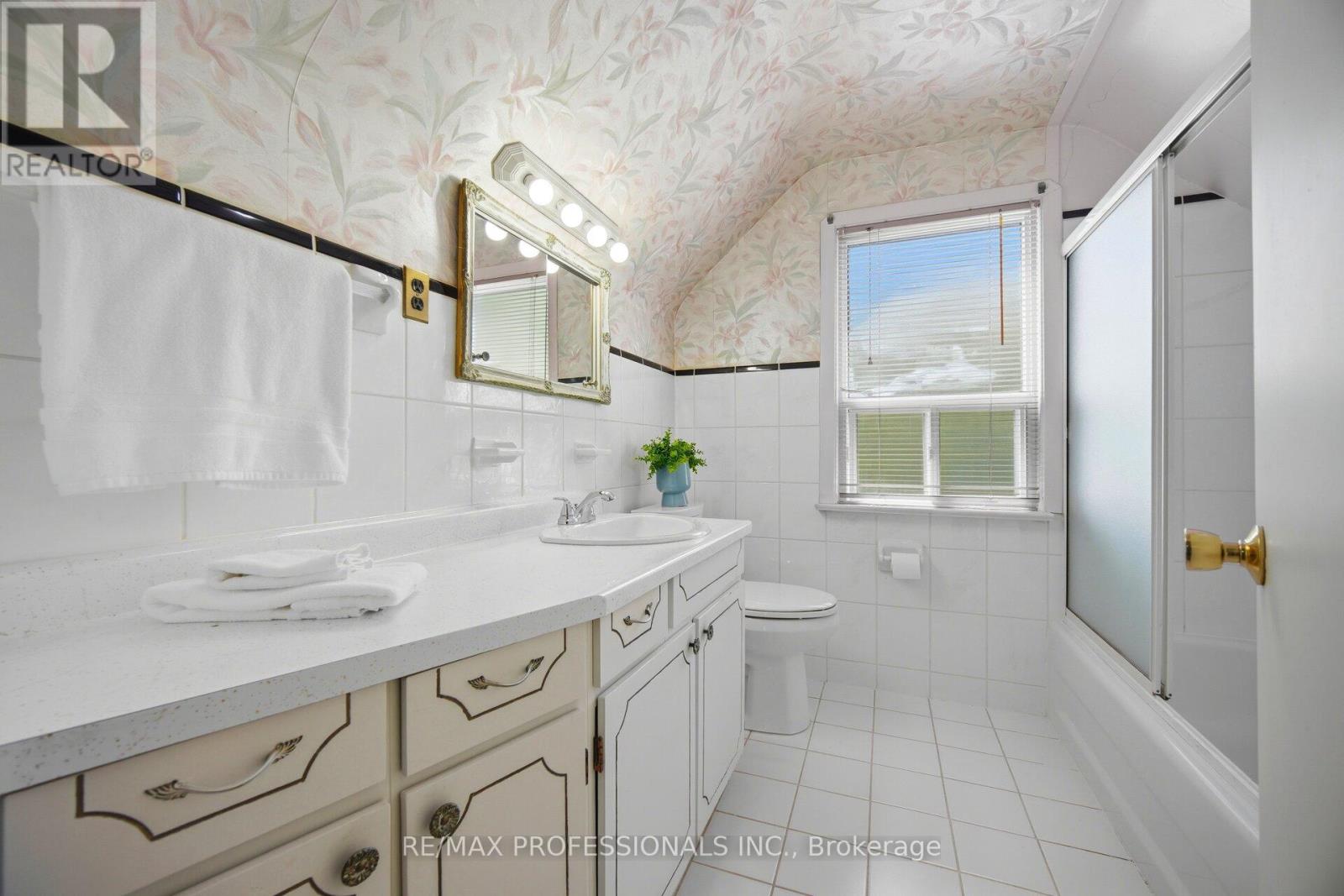 29 Westleigh Crescent, Toronto, Ontario  M8W 3Z6 - Photo 22 - W13223130