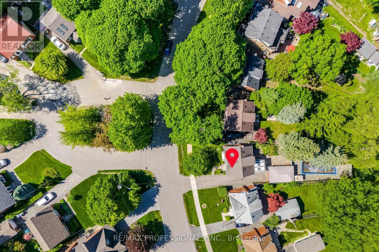 29 Westleigh Crescent, Toronto, Ontario  M8W 3Z6 - Photo 3 - W13223130