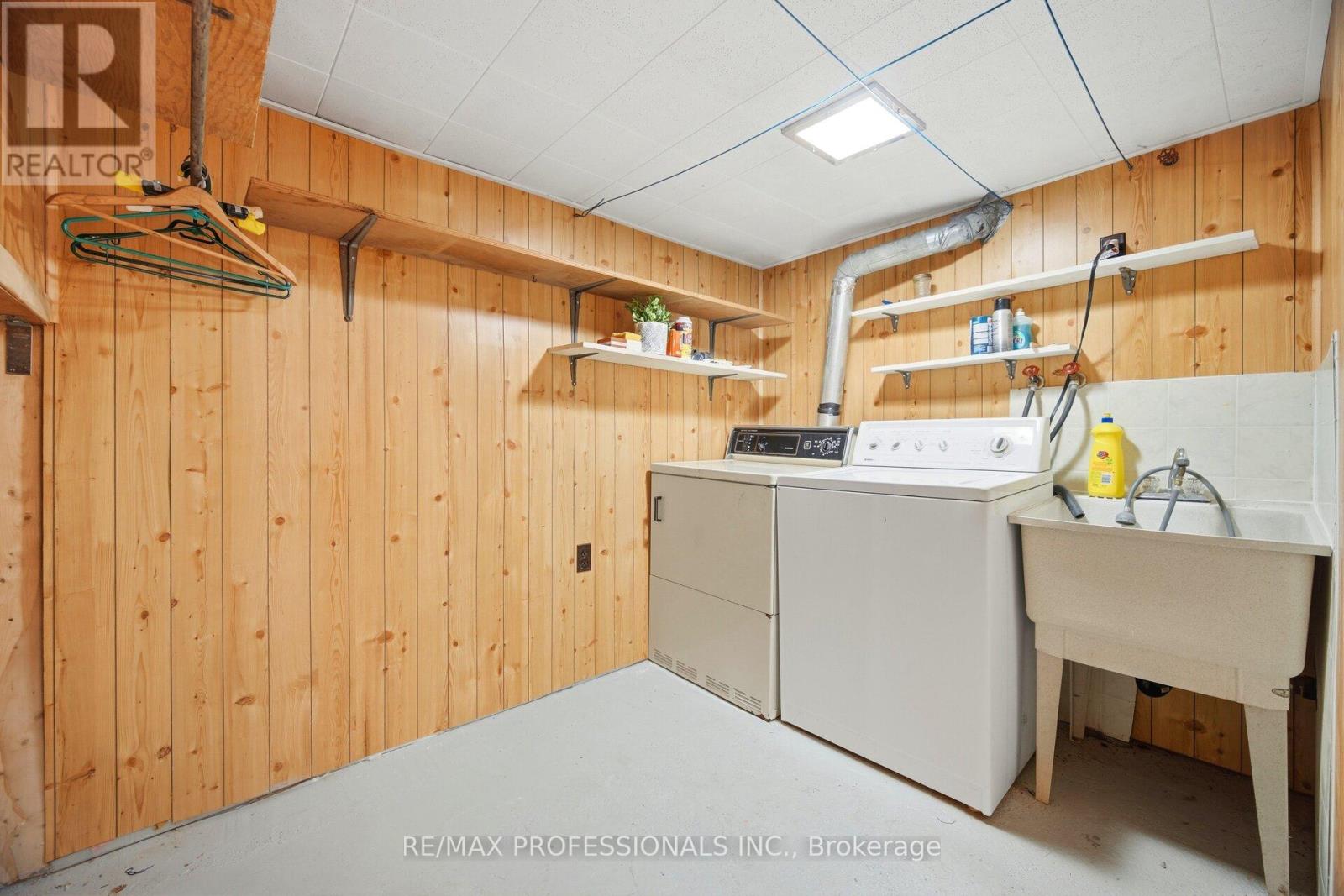 29 Westleigh Crescent, Toronto, Ontario  M8W 3Z6 - Photo 34 - W13223130