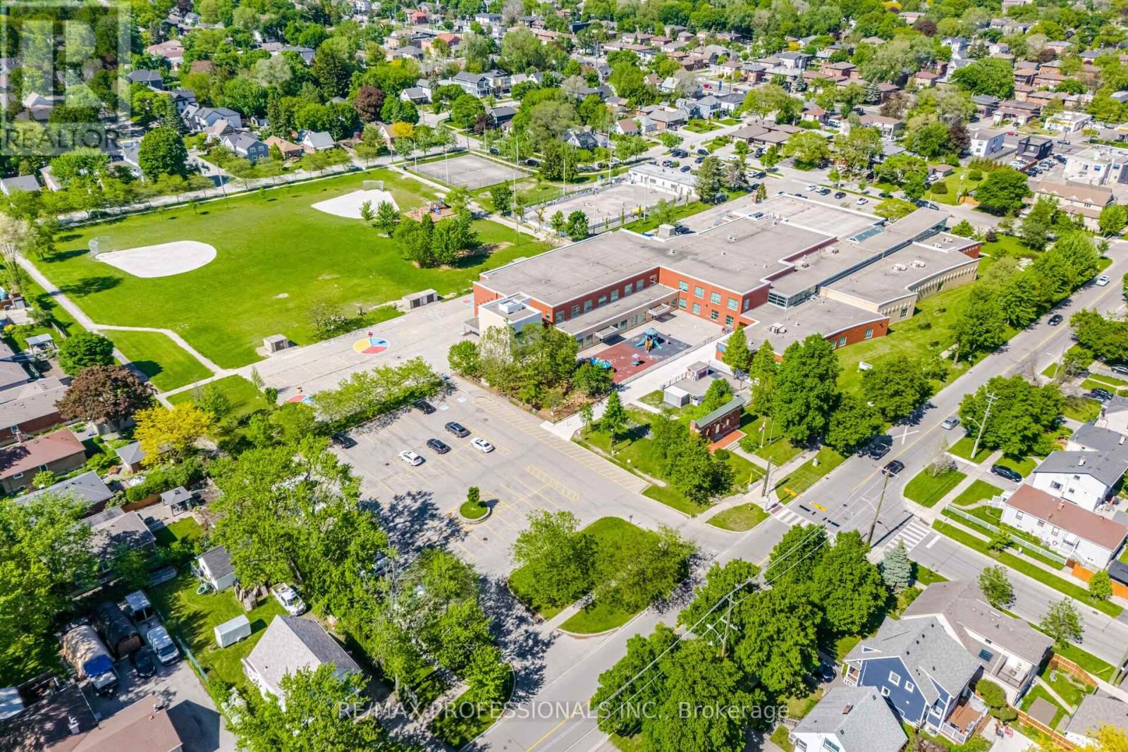 29 Westleigh Crescent, Toronto, Ontario  M8W 3Z6 - Photo 47 - W13223130